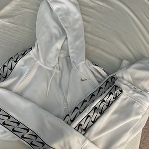 Matching Nike Sweatsuit - Sweatpants & Zip Up Hoodie